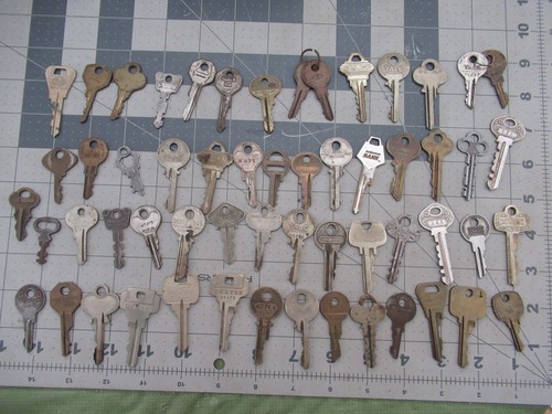 Lot assorted vintage - 57,