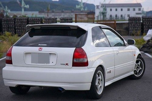 Type look rear - roof, spoiler