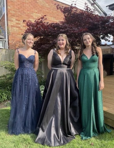 Emerald green prom dress - prom,