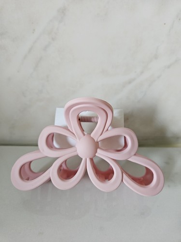 Matte pink flower hair - pink,