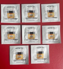 The Body Shop OILS OF LIFE Intensely Revitalising Sleeping Cream 8 x 1ml Sachets