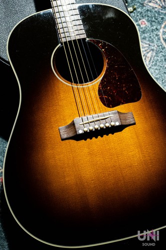 Gibson acoustic guitar - j-45,