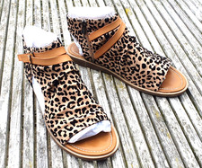 BN Blowfish Malibu Denver Sand Leopard Sandals - 9/42