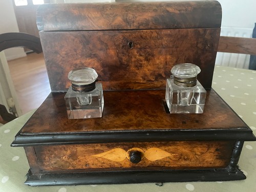 Late victorian walnut - late,