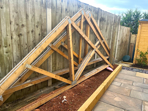 Roof trusses 3500 approx - 5,