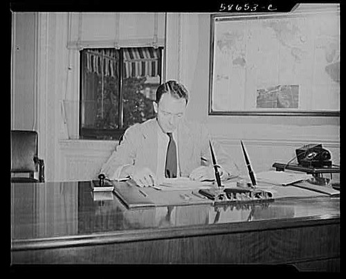 Photo man desk office - photo:man,