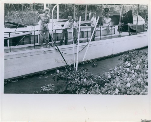1967 bontsin boat people - boat,