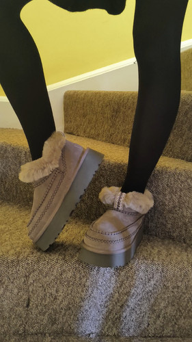 Grey shearling boots - ,