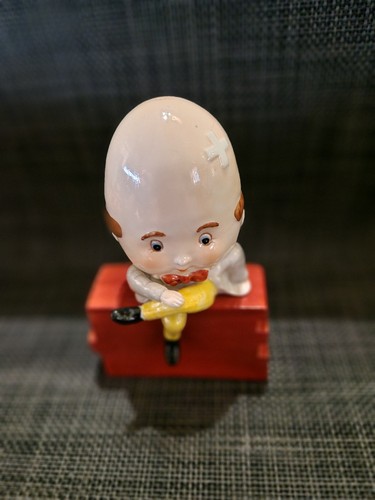 Vintage humpty dumpty sitting - dumpty,