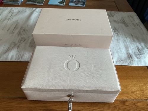 Pandora jewellery box medium - jewellery,
