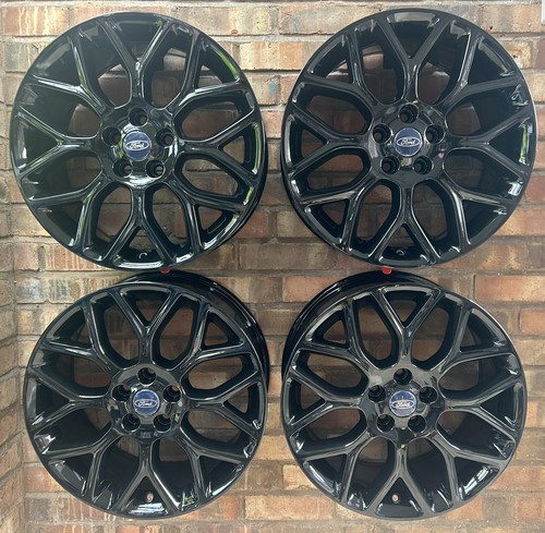 Gloss black genuine - gloss,