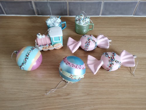 Christmas tree large baubles - large,