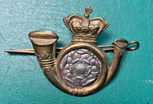 Vintage army cap badge - badge, king's