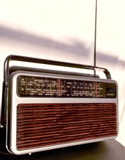 Vintage 1970s Transistor Radio