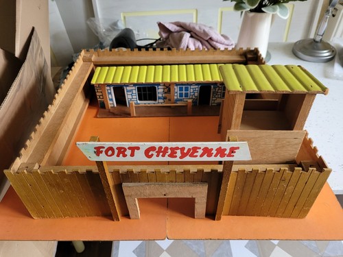 Vintage fort cheyenne - vintage,