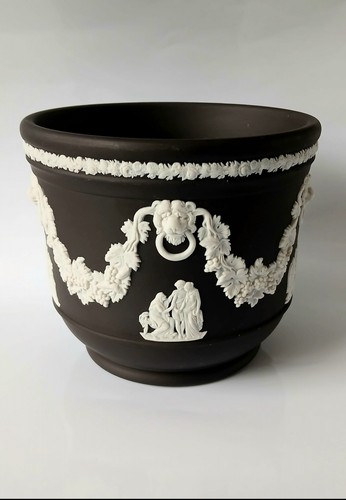 Wedgwood jasper black planter - wedgwood,