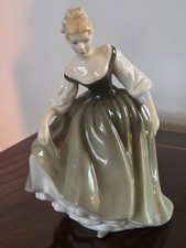 Royal Doulton Pretty Ladies Fair Lady HN4719 - 2004 Mint Bone China Figurine