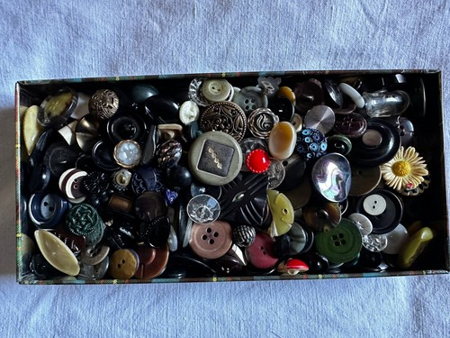 Vintage lot buttons - buttons, a
