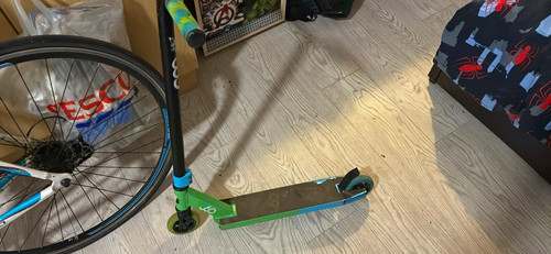 Children green blue push - &,