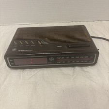 GE Radio AM/FM Digital clock Woodgrain Model 7-4612A Vintage 1980s Tested Works!