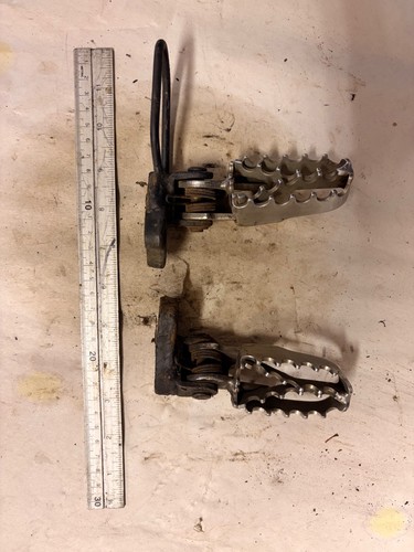 Sinnis apache 125 foot - sinnis, pegs