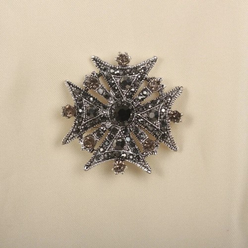 Creative alloy brooch - alloy,