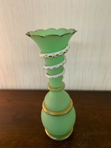 Green serpent vase - green, opaline