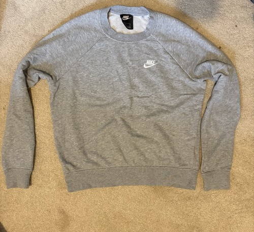 Small nike sweatshirt - small,