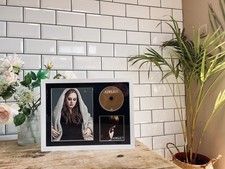 Adele hand signed photo - adele, /