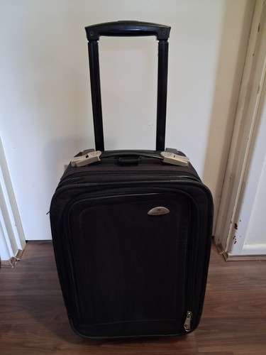 Samsonite black soft shell - black,
