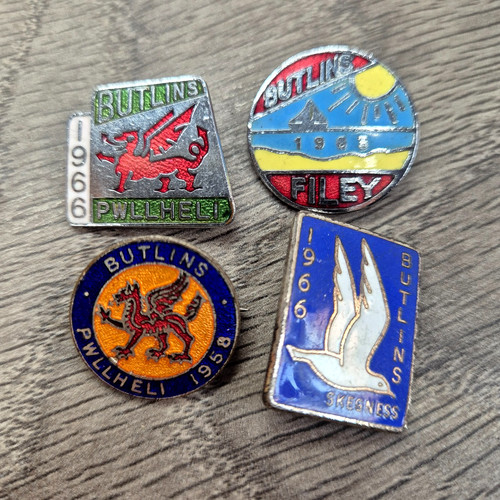 Vintage butlins pin - pin, badge