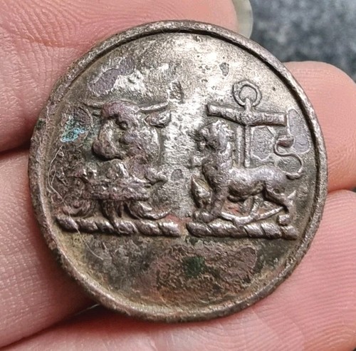Antique livery button - livery, &