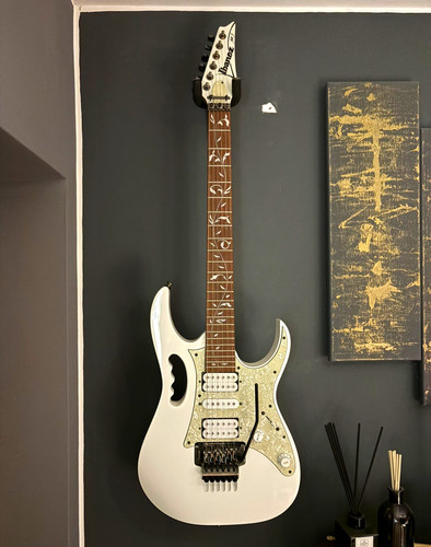 Ibanez jem steve vai tree - ibanez,