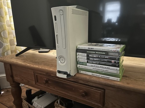 Xbox 360 with multiple games