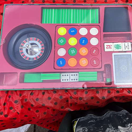 Folding casino game - folding, set