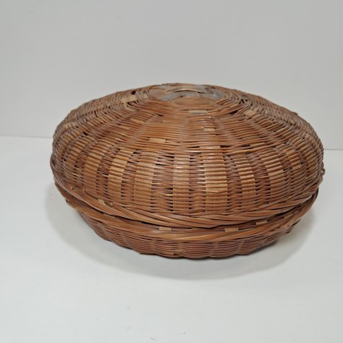 Vintage hand woven wicker - hand,