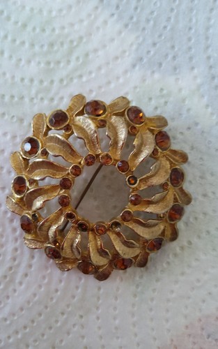 Sphinx brooch well made gold - brooch, gold-