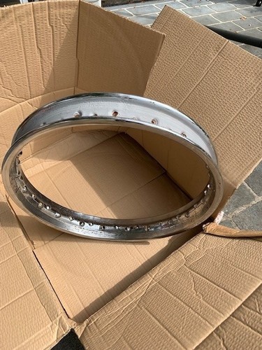 Honda cb550k3 rear - wheel, rim.