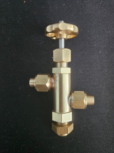 Live steam pipe water - live,