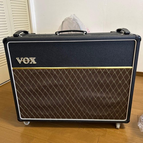 Vox ac30 guitar amplifier - tb,