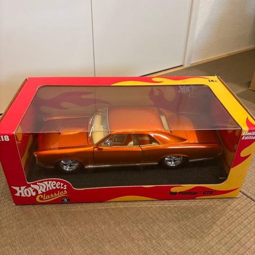 Hot wheels classics 66 - hot,