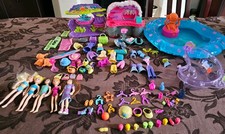 Vintage 5 Polly Pocket Dolls With Clothes, Swimming Pool, Dressing Table Hot Tub
