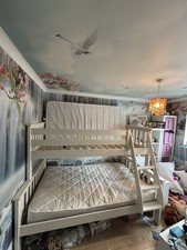 Triple bunk bed with