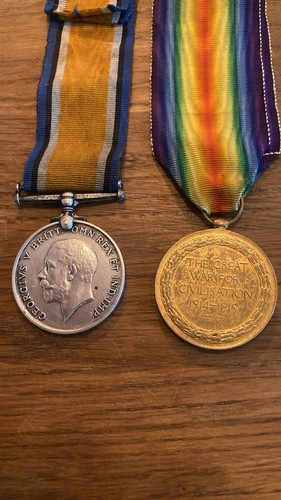 Two world war medals 1914 - world,