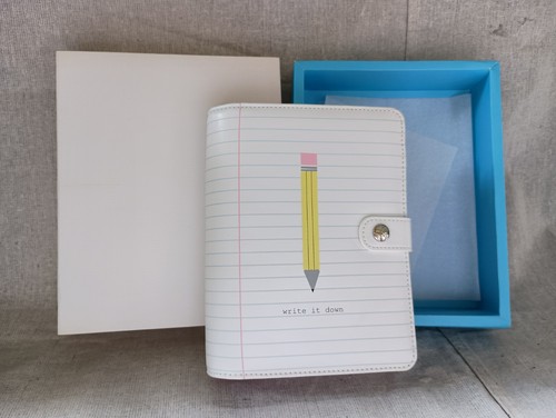 Nib kikki white paper - k, pencil