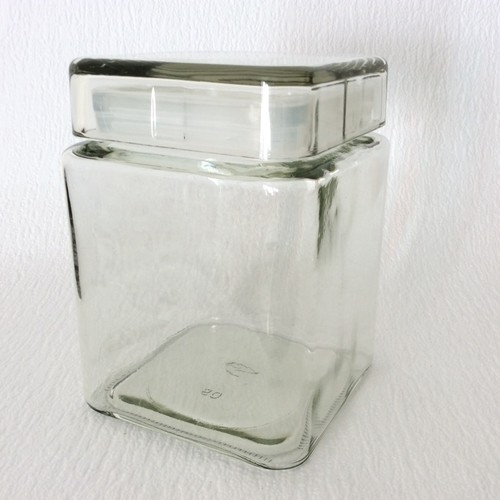 Square glass storage jar - ,