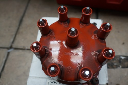 Bosch distributor cap - bosch,
