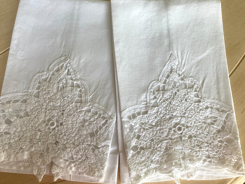 Pair vintage white - of,