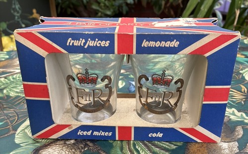 Vintage boxed queen elizabeth - boxed,