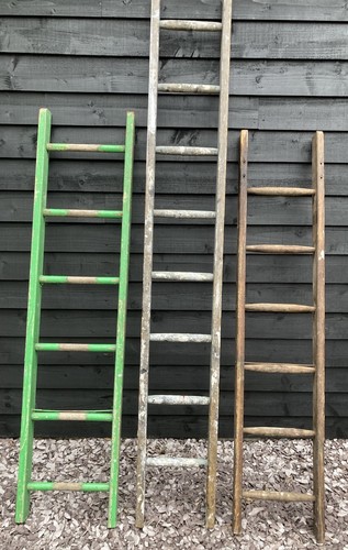 Vintage wooden leaning - wooden,